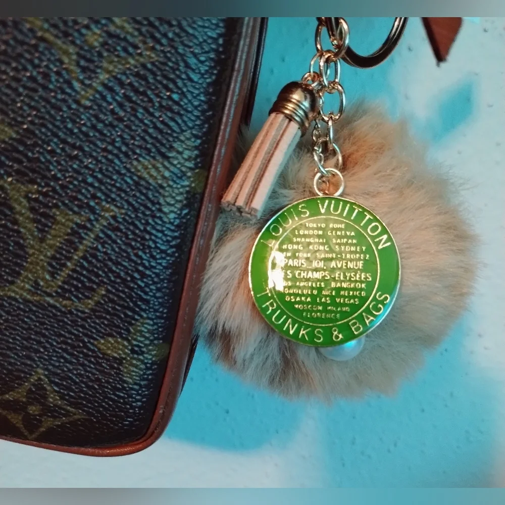 Louis Vuitton Zipper Pull Double Sided - Picture 1 of 5